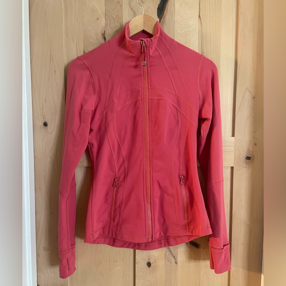 Lululemon define jacket size 6, coral color